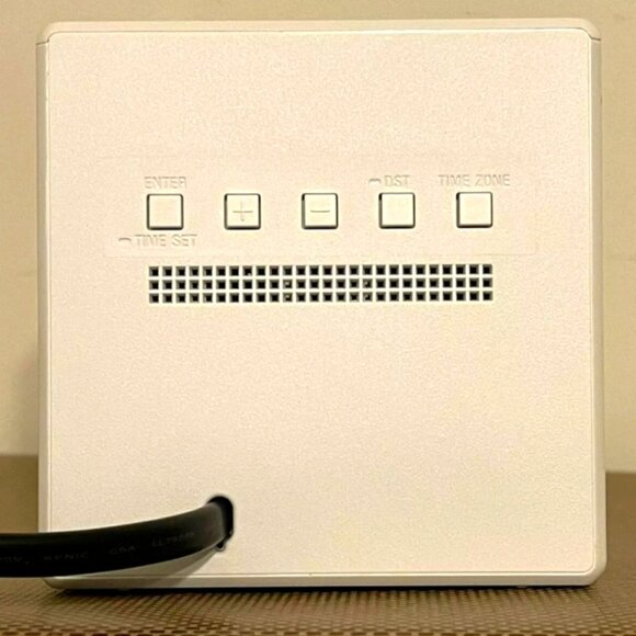 SONY Digital Dual Alarm Clock AM / FM Radio Model ICF-C1 White - Picture 5 of 6